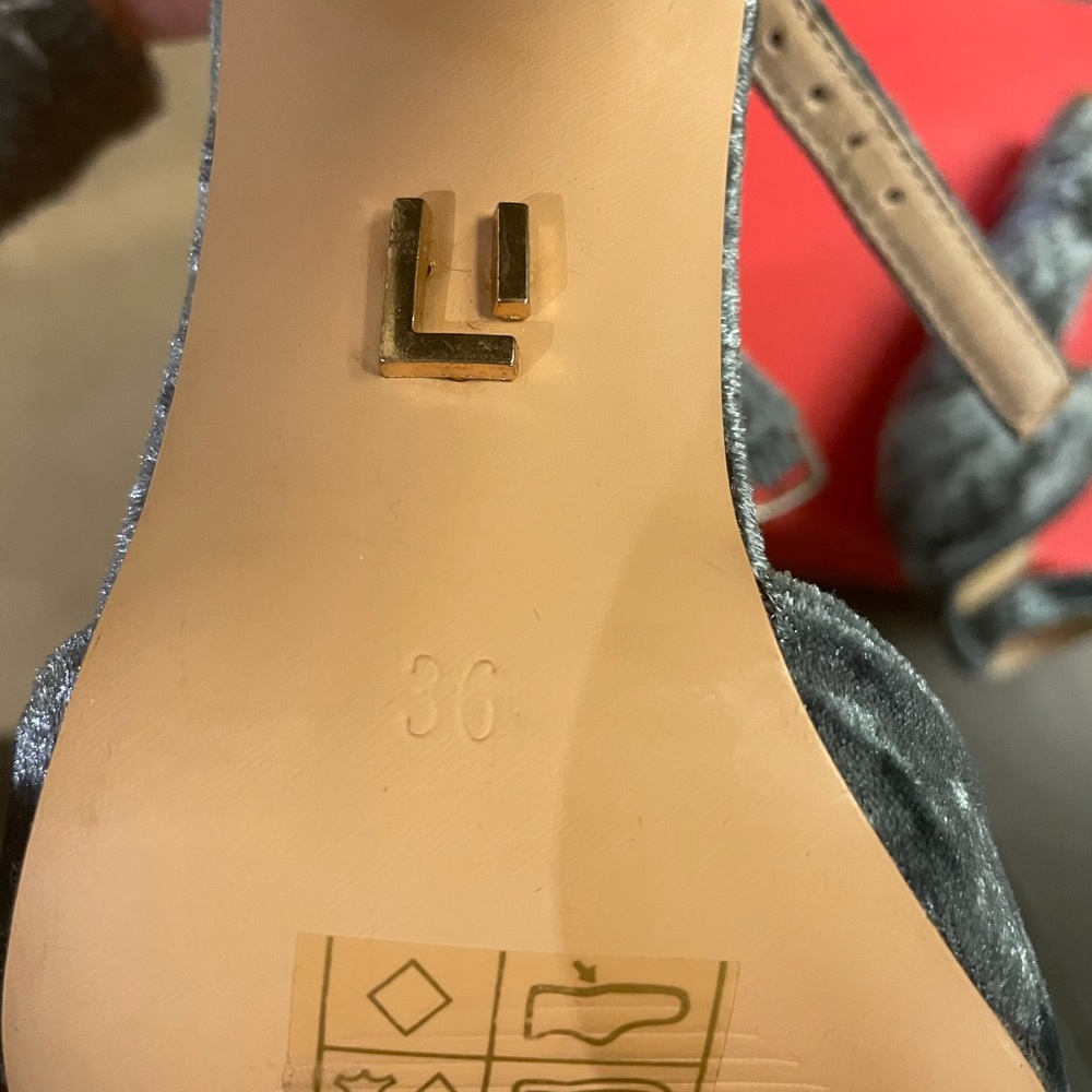 Heels - Picture 7 of 8